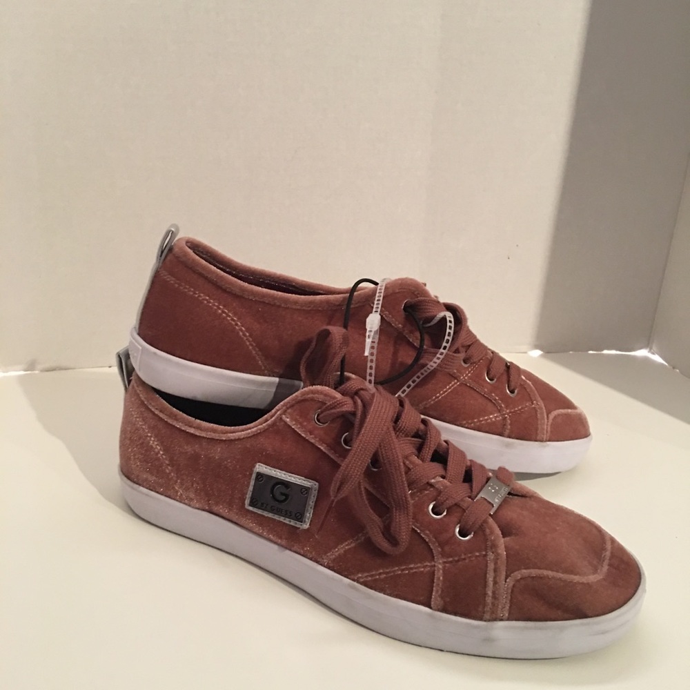 Guess Byrone velvet lace up sneaker sz 10